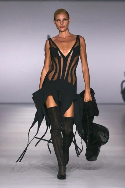 Look 28